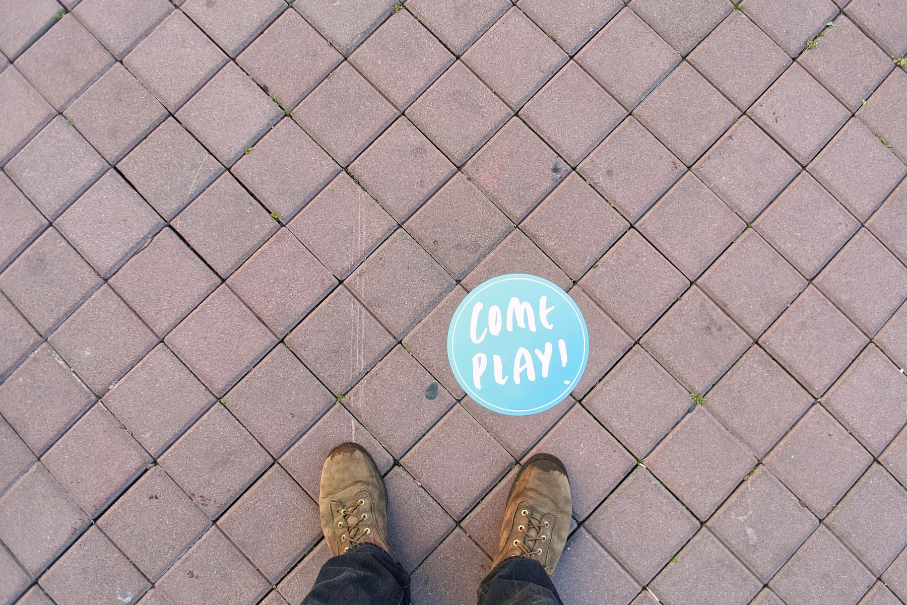 Come Play!